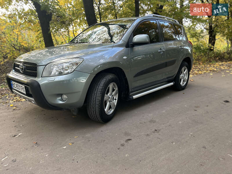 Внедорожник / Кроссовер Toyota RAV4 2007 в Тернополе