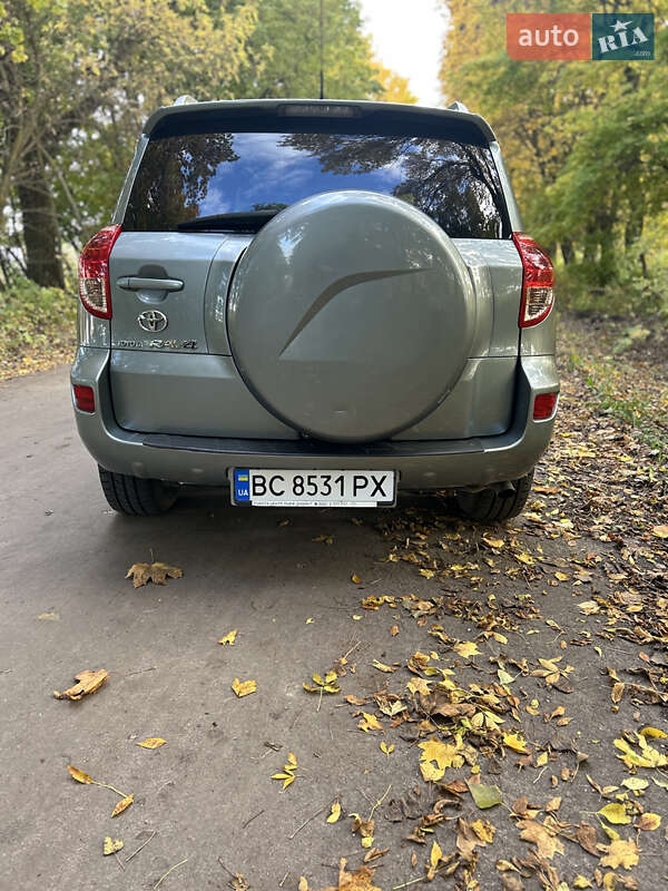 Внедорожник / Кроссовер Toyota RAV4 2007 в Тернополе