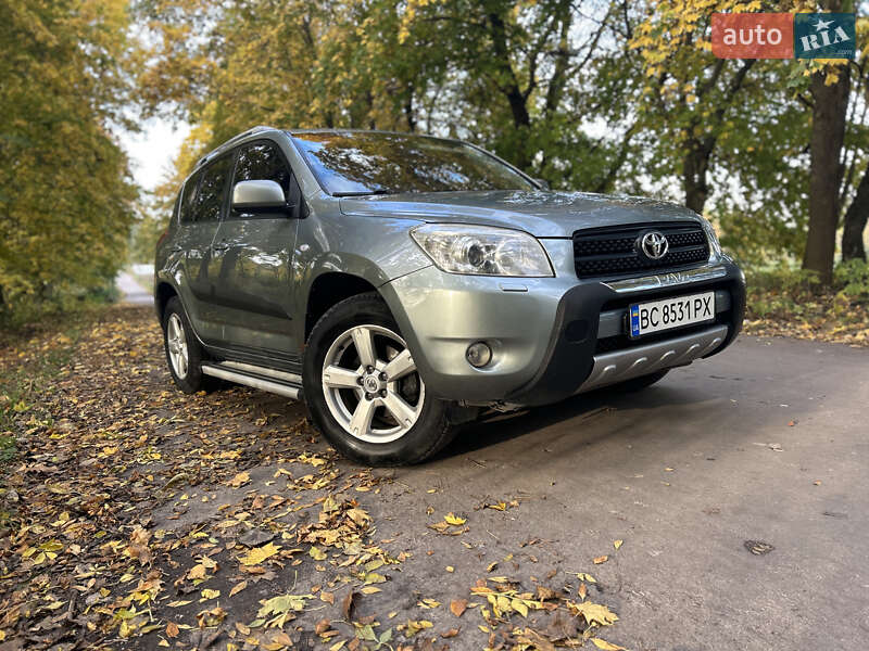 Внедорожник / Кроссовер Toyota RAV4 2007 в Тернополе