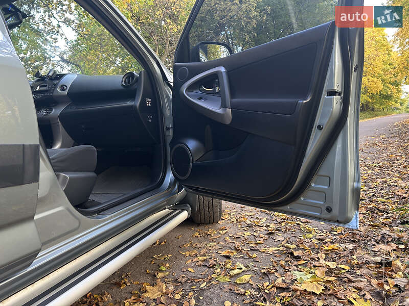 Внедорожник / Кроссовер Toyota RAV4 2007 в Тернополе