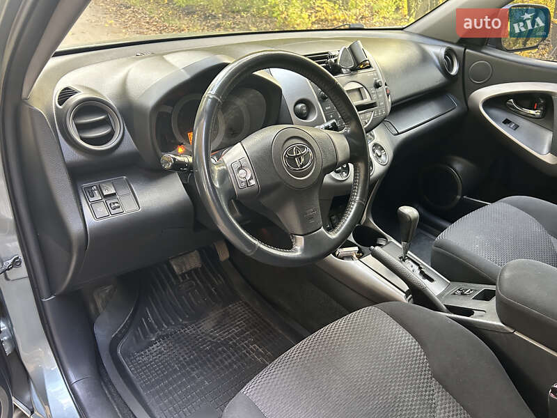 Внедорожник / Кроссовер Toyota RAV4 2007 в Тернополе