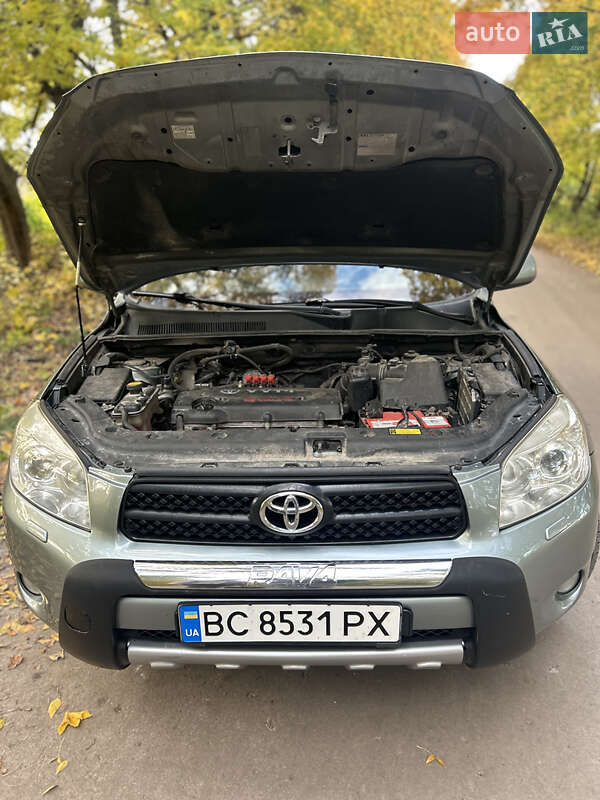 Внедорожник / Кроссовер Toyota RAV4 2007 в Тернополе