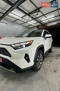 Внедорожник / Кроссовер Toyota RAV4 2022 в Львове