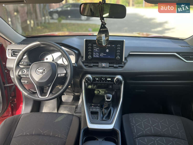 Внедорожник / Кроссовер Toyota RAV4 2020 в Софиевской Борщаговке