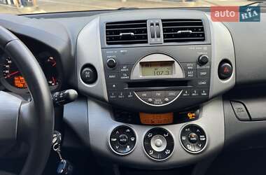 Внедорожник / Кроссовер Toyota RAV4 2007 в 