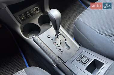 Внедорожник / Кроссовер Toyota RAV4 2007 в 