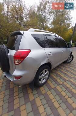 Внедорожник / Кроссовер Toyota RAV4 2007 в 