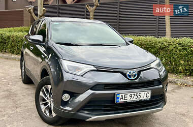 Внедорожник / Кроссовер Toyota RAV4 2017 в 