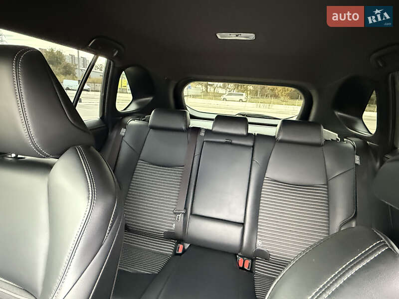 Позашляховик / Кросовер Toyota RAV4 2020 в Києві фото 10 Позашляховик / Кросовер Toyota RAV4 2020 в Києві