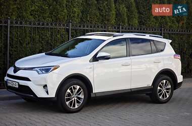 Позашляховик / Кросовер Toyota RAV4 2016 в 