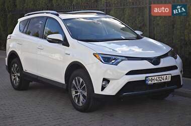 Позашляховик / Кросовер Toyota RAV4 2016 в 