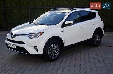 Позашляховик / Кросовер Toyota RAV4 2016 в 