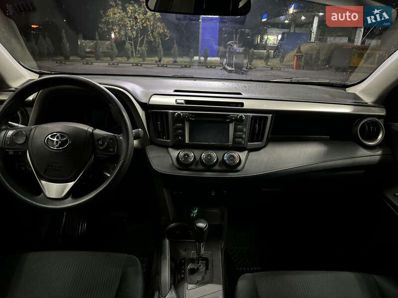 Внедорожник / Кроссовер Toyota RAV4 2017 в Полтаве