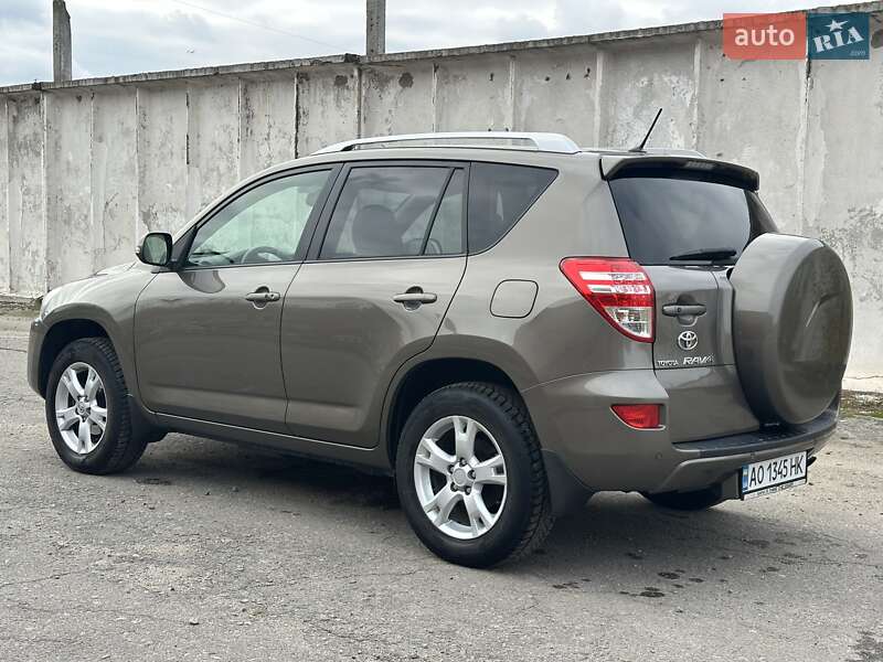 Внедорожник / Кроссовер Toyota RAV4 2009 в Сумах