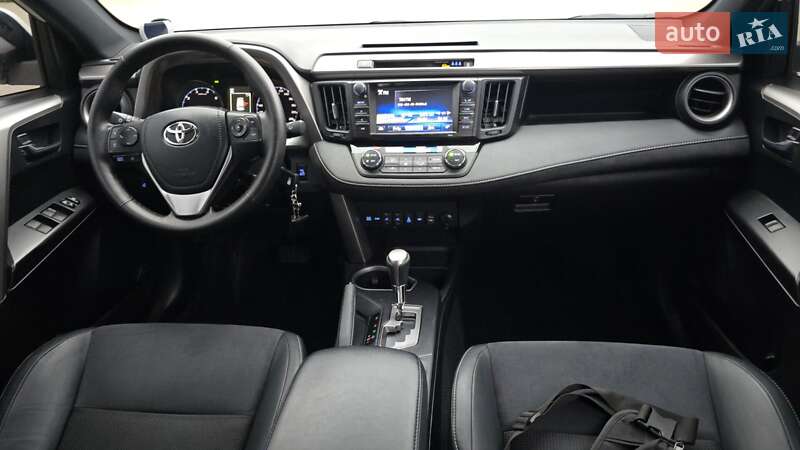 Позашляховик / Кросовер Toyota RAV4 2016 в Прилуках