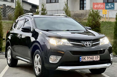 Внедорожник / Кроссовер Toyota RAV4 2014 в Ровно