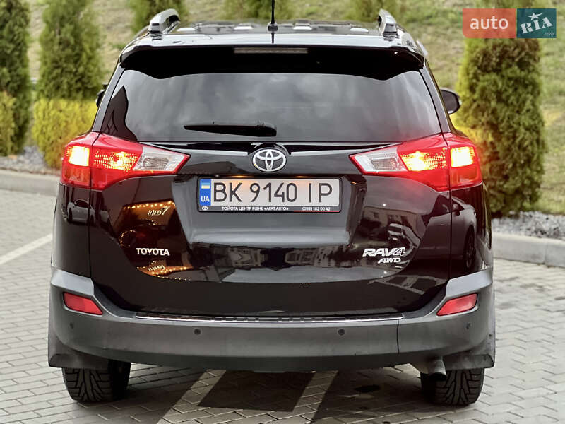 Внедорожник / Кроссовер Toyota RAV4 2014 в Ровно