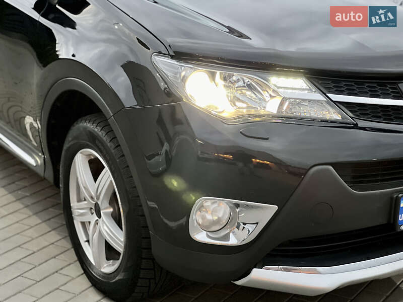 Внедорожник / Кроссовер Toyota RAV4 2014 в Ровно