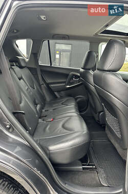 Внедорожник / Кроссовер Toyota RAV4 2010 в 
