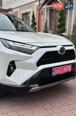 Внедорожник / Кроссовер Toyota RAV4 2022 в 