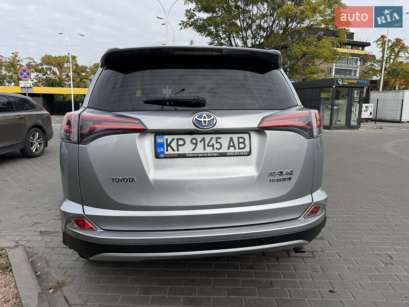 Позашляховик / Кросовер Toyota RAV4 2018 в Дніпрі