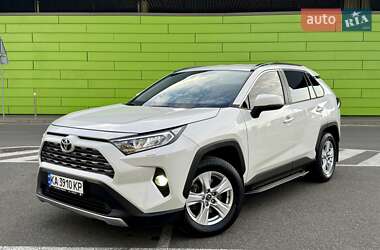 Внедорожник / Кроссовер Toyota RAV4 2019 в 