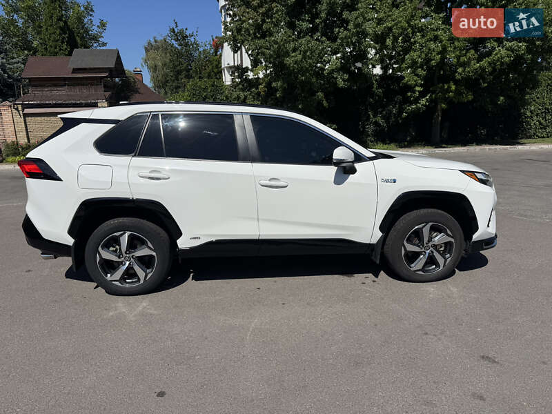 Внедорожник / Кроссовер Toyota RAV4 2021 в Киеве