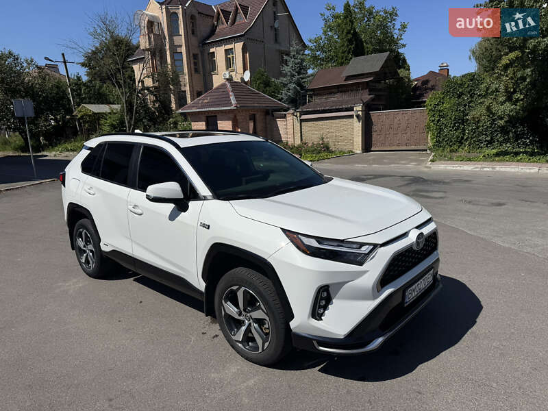 Внедорожник / Кроссовер Toyota RAV4 2021 в Киеве