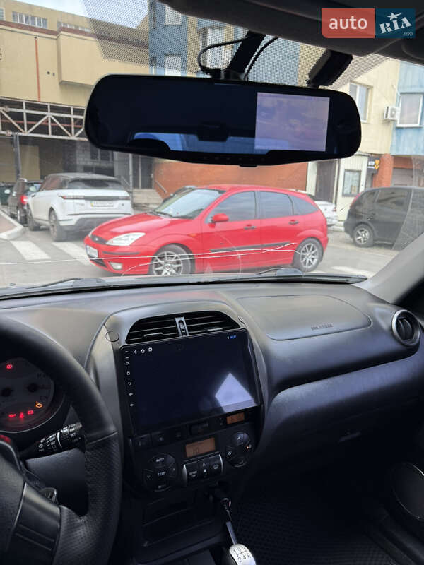 Внедорожник / Кроссовер Toyota RAV4 2004 в Киеве