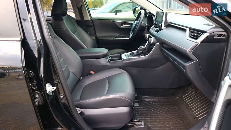 Позашляховик / Кросовер Toyota RAV4 2020 в Києві