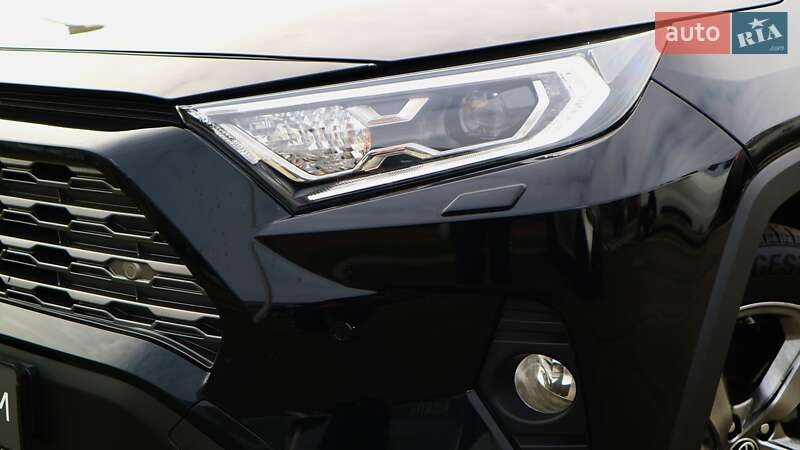Позашляховик / Кросовер Toyota RAV4 2020 в Києві