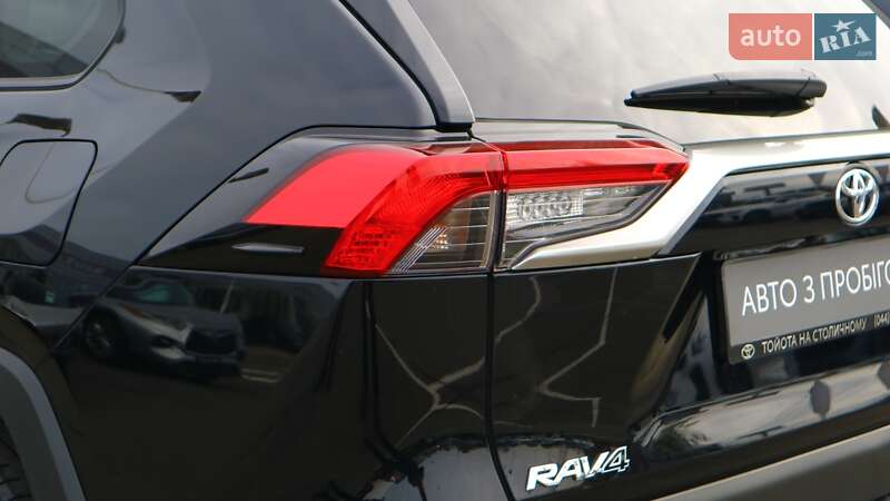 Позашляховик / Кросовер Toyota RAV4 2020 в Києві