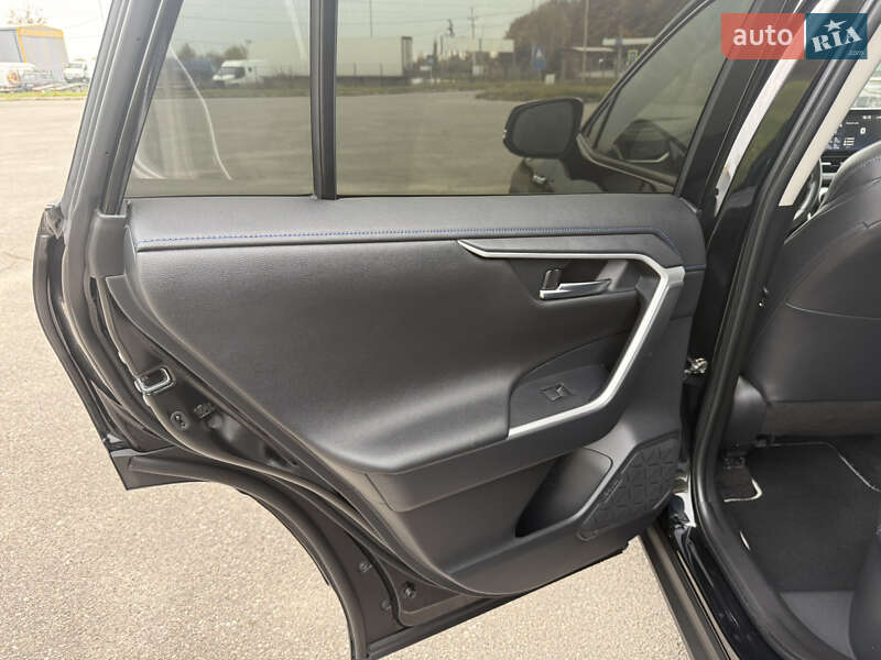 Позашляховик / Кросовер Toyota RAV4 2021 в Києві фото 18 Позашляховик / Кросовер Toyota RAV4 2021 в Києві