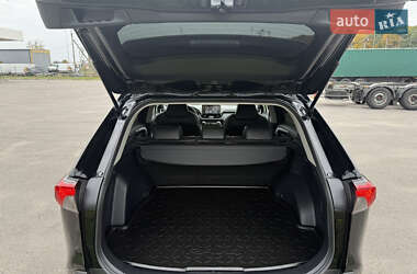 Внедорожник / Кроссовер Toyota RAV4 2021 в 
