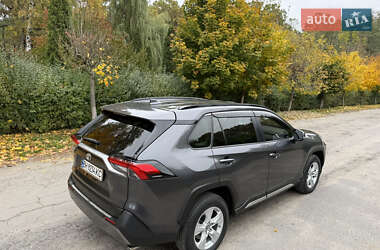 Внедорожник / Кроссовер Toyota RAV4 2019 в 