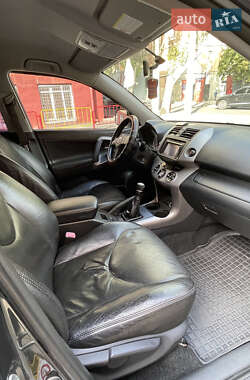Позашляховик / Кросовер Toyota RAV4 2010 в 