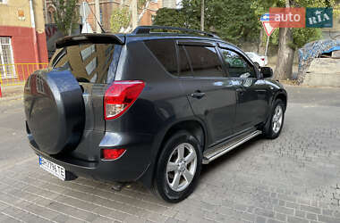 Позашляховик / Кросовер Toyota RAV4 2010 в 