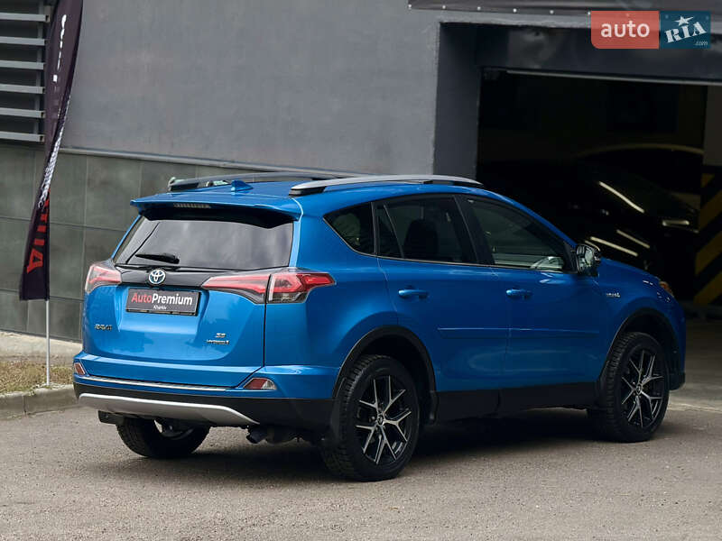 Внедорожник / Кроссовер Toyota RAV4 2017 в Харькове