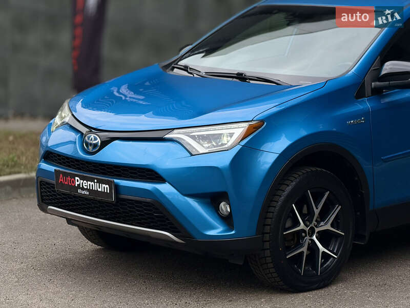 Внедорожник / Кроссовер Toyota RAV4 2017 в Харькове