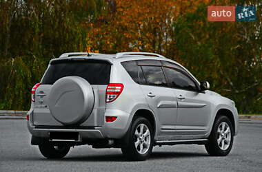 Внедорожник / Кроссовер Toyota RAV4 2011 в 