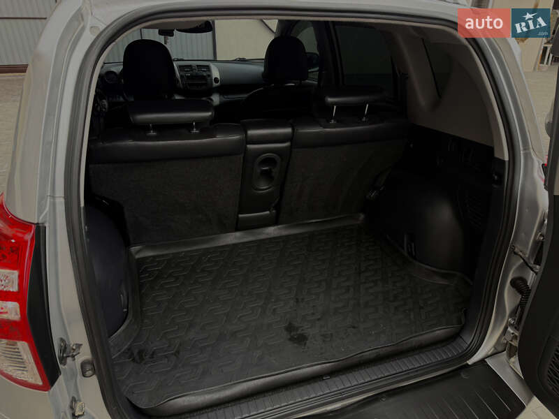 Позашляховик / Кросовер Toyota RAV4 2011 в Дніпрі фото 9 Позашляховик / Кросовер Toyota RAV4 2011 в Дніпрі