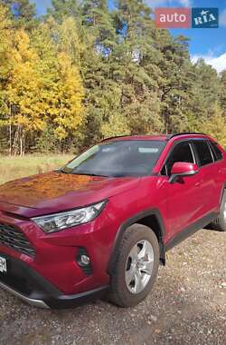 Позашляховик / Кросовер Toyota RAV4 2019 в Коропі
