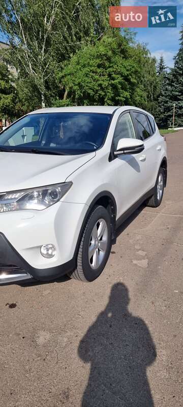 Позашляховик / Кросовер Toyota RAV4 2014 в Рівному