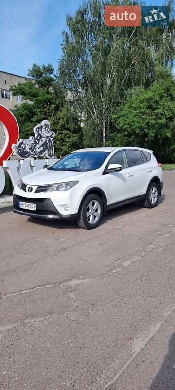Позашляховик / Кросовер Toyota RAV4 2014 в Рівному