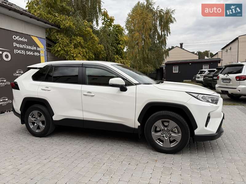 Внедорожник / Кроссовер Toyota RAV4 2023 в Виннице