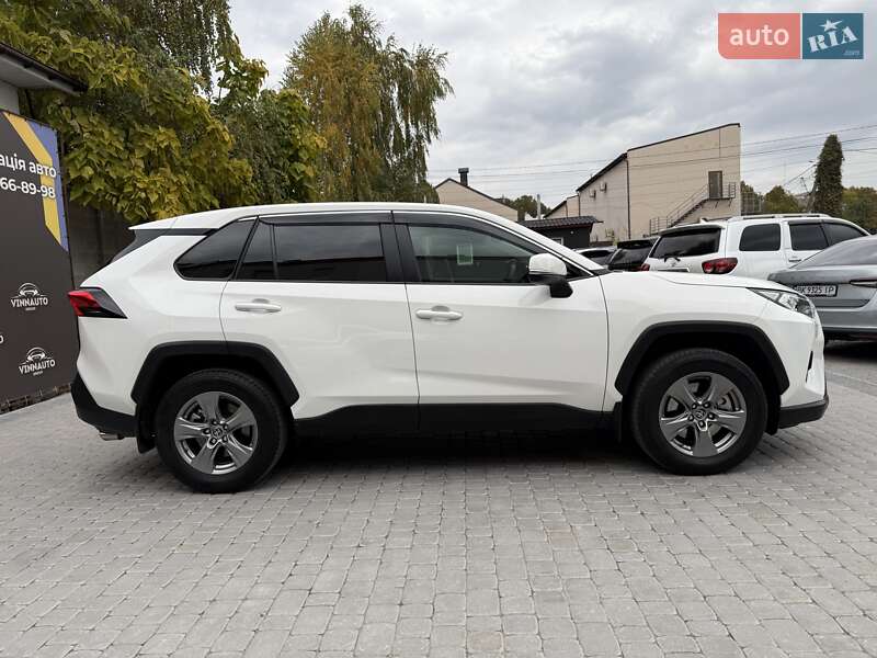 Внедорожник / Кроссовер Toyota RAV4 2023 в Виннице