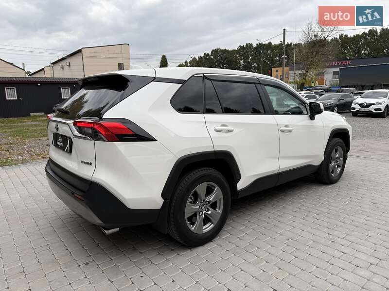 Внедорожник / Кроссовер Toyota RAV4 2023 в Виннице