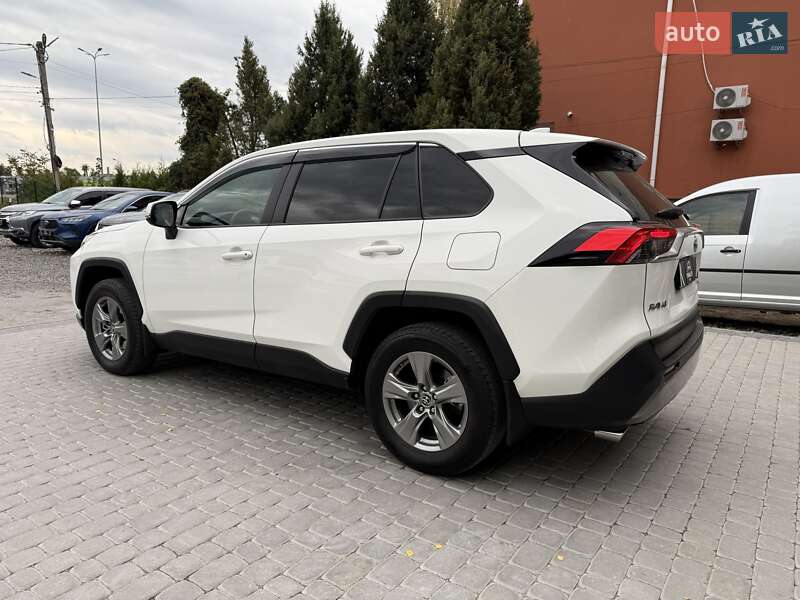 Внедорожник / Кроссовер Toyota RAV4 2023 в Виннице