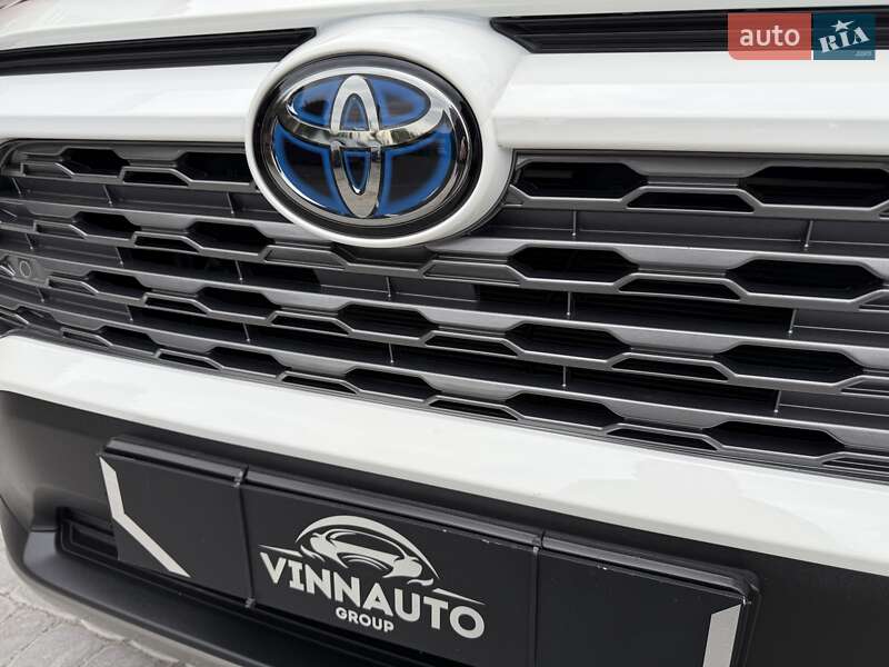 Внедорожник / Кроссовер Toyota RAV4 2023 в Виннице