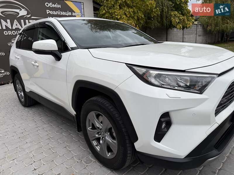 Внедорожник / Кроссовер Toyota RAV4 2023 в Виннице